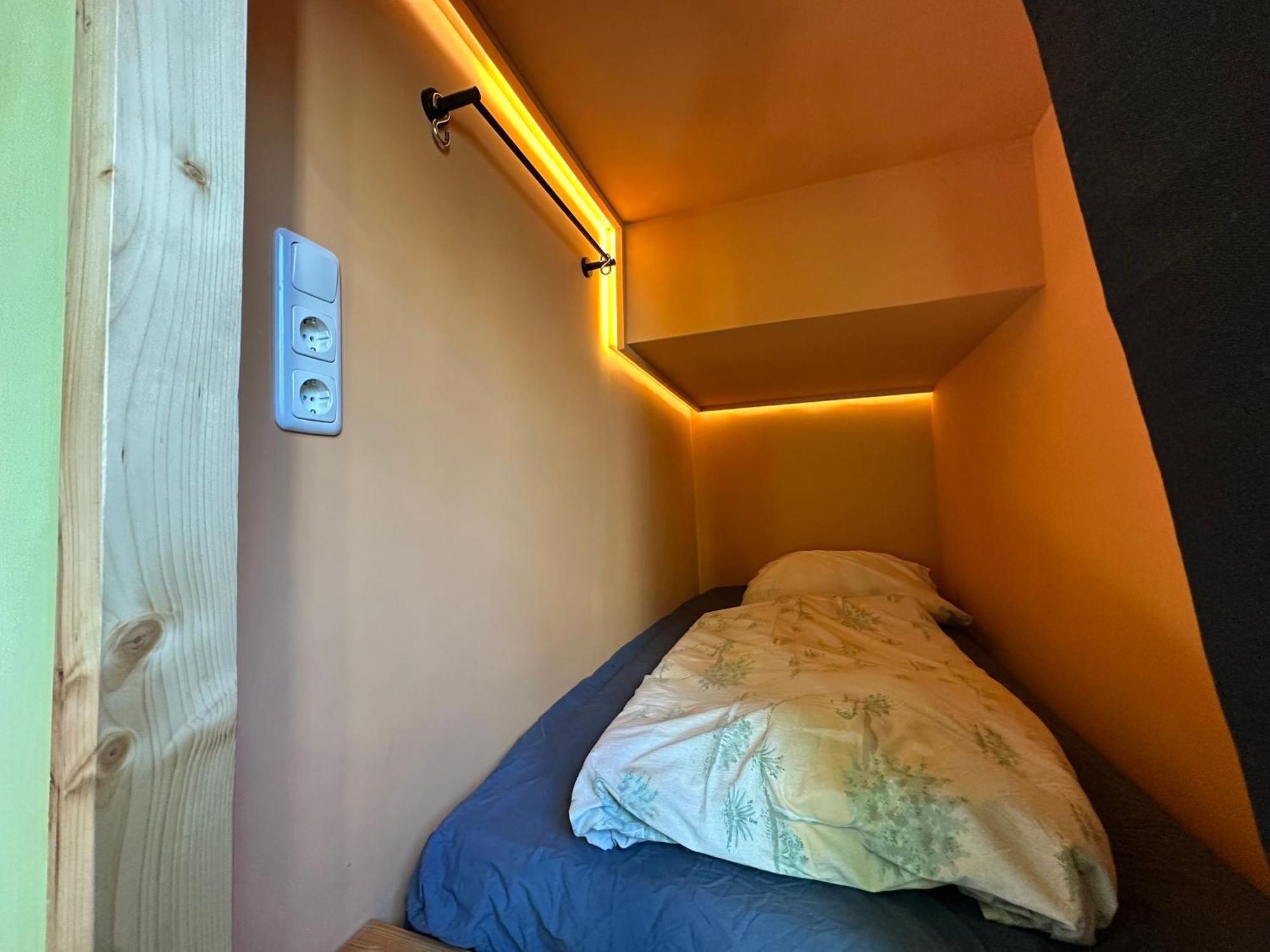 Bed 6-Bed Mixed Dormitory Room,1771945505:JPEG
